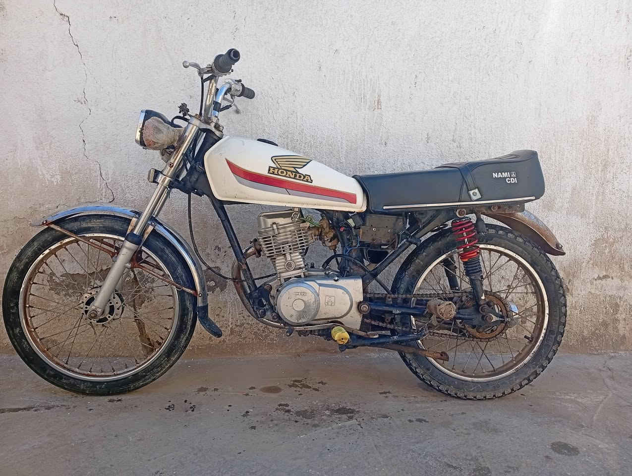 السلام عليكم دراجه نامه للبيع سعر 300 وبيها مجال قليل العنوان ميسان ***********
