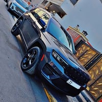 كراند شيروكي • ٢٠٢٣ • بدى قصير