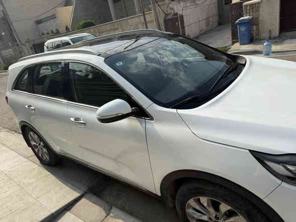 السلام عليكم
سورنتوا موديل ٢٠١٩ استلام شركة الدولية ع ايدي 
ماشية ٥٠٢٥٠ كم (قابل للزيادة)  رقم بغداد
مكفولة السيارة من الحادث و الصبغ و التعديل
مواصفات:
محرك ٣.٦ ستة سلندر 
بانوراما
٤ وضعيات قيادة 
شاشة كار بلي 
تبريد ٣ قطع 
لايت زينون 
تحكم ستيرن 
جنطة كهرباء
مري شفط
بصمة 

السيارة ع ايدي و ما متعوبة
مكاني المنصور 
غير متواجد على الفيس 
***********
