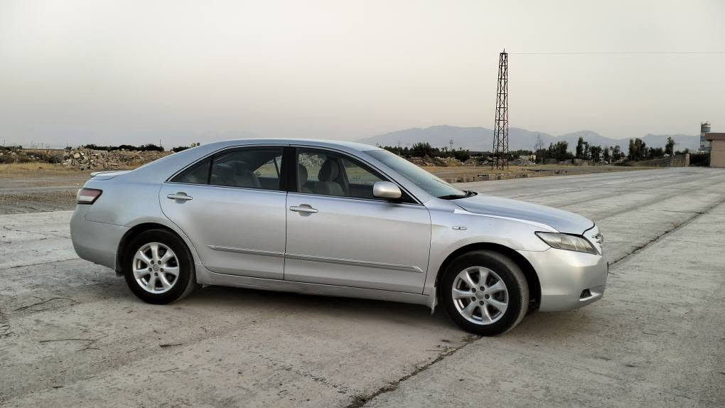 toyota camry
2009
خلیجی 
ناوزەرد
مەکینە چوار بستۆن
گێڕو مەکینە بەشەرت
تەبرید بەشەرت
سەنەوی تازەیە
سێ پارچەی پێشی سبووخە، لای سەکنی ناوی گرتوە+دووبست شانی لای سایق، بڕانەوەی بەشەرت
هیچ کاڵبوونەوەی نیە، سەقفی وەک شووشەوایە، تەرزەی نیە
ساردەکوتی نیە
ئەگەر مشتەری تێل بکە، معامەلە بە مسج و کۆمێنت ناکرێ
شوێن حاجیاوا
86 گەڵا
***********
*********** شربازهير, السليمانية
