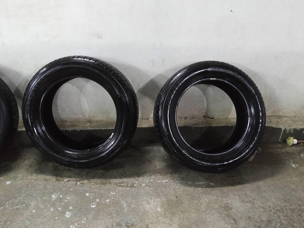 يابه عدنه تايرات نظافتهن ٧٥ماجكساره ابع تايرات على الفحص مابيهن اي فتيله لاتصال ***********السعر ٢٥٠الف
