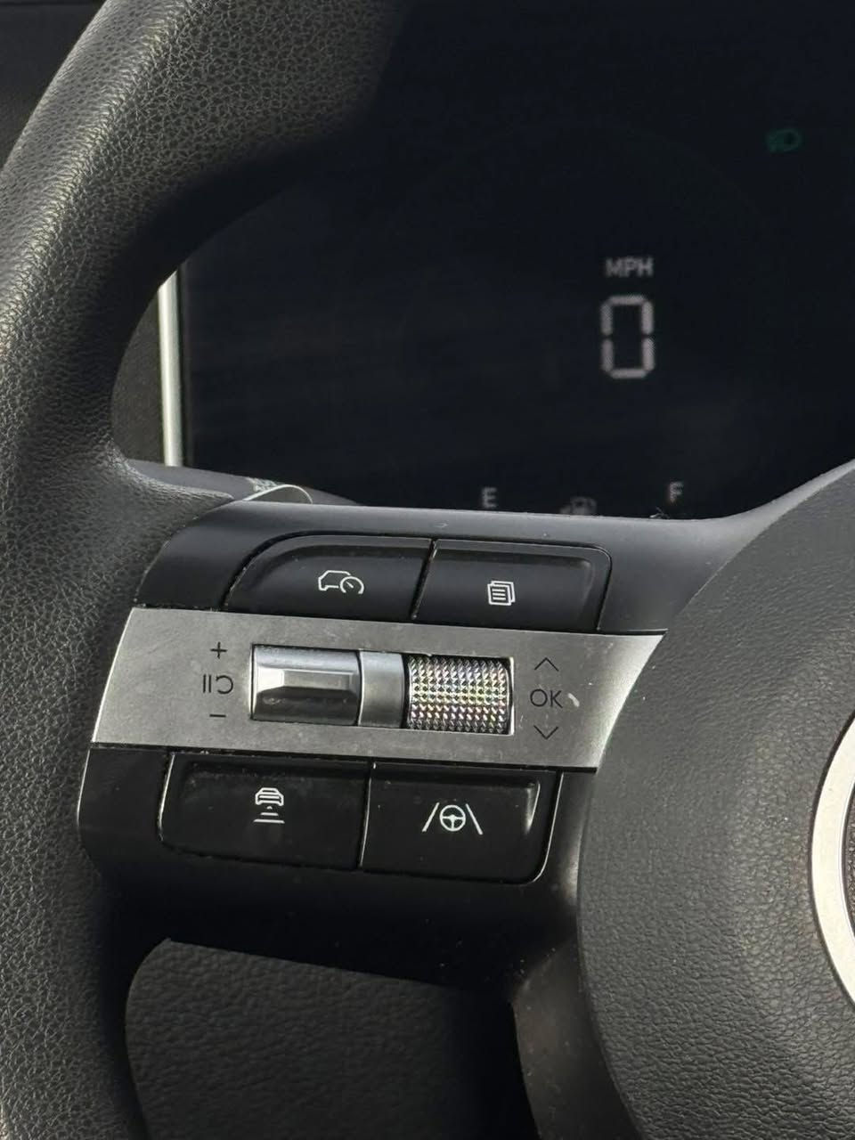 هونداي سوناتا 2024 SEL  سياره كلين
بدون صبغ بدون ايرباك بدون غرق كفاله حتى دعاميات من صبغ بشرط فقط بارد بلبنيد وجاملغ مثل ماموضح بصوره وصور الحادث مرفقه

ماشيه : 48 الف مايل

2.5L V4 : حجم المحرك 

المواصفات : 

‎مفتاح التشغيل بصمة 

‎تشغيل عن بعد  

‎لايت زينون + LED متصل 

‎بك لايت LED متصل 

‎دخول بصمة ذكي 

‎اشارة في المرايا الجانبية 

‎هاند بريك كهرباء 

‎دشبول شاشة ديجيتال متصل 

رادارات 360 درجه 

Auto Stop

‎شاشة Apple Car play 

‎كاميرا دوارة 

‎الانارة الداخلية LED 

‎حركة المقاعد الأمامية كهرباء 

تدفئه مقاعد اماميه 

تبريد شاشة مناخين منفصلين 

‎قطعتين تبريد 

‎أوضاع القيادة Drive Mode 

‎أوتو هولد Auto Hold  

‎نظام مانع الانزلاق 

سياره مرقمه قادسيه شهداء وكاله عامه من المالك 

سعره 205وبيه مجال بصيط 

للاستفسار او اتصال على 

***********
