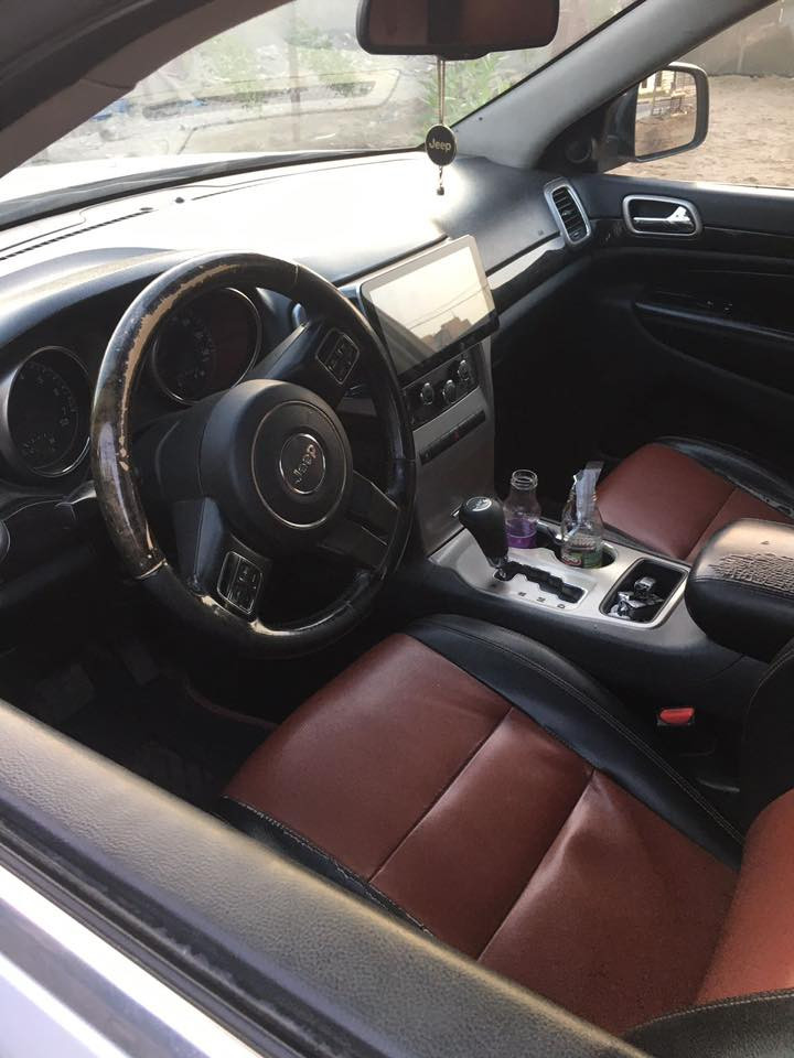 جيب 2012 كلين موصفات عادي السعر 160 وبيها مجال مكانها الدوره اتصال ***********
