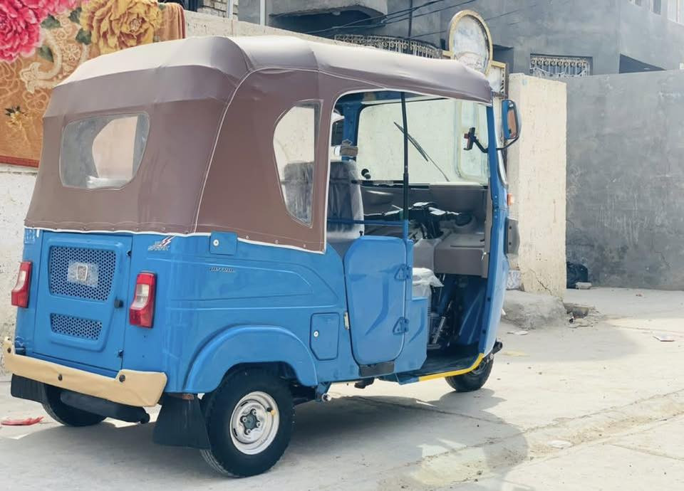 تكتك 2022 للبيع رقم و سنوية اباسمي تحويل ثاني يوم
لا أكسل ولا مكينه مفتوحات اكو سونر حتى لسونر اخذهة بيه التكمه اليسرة مصلحا ع بارد ومصوبغة بس والباقي بارد قليل جداً متوازي كولش 6 ونص 

 مكاني قضاء الحسينية مال الراشدية

***********
