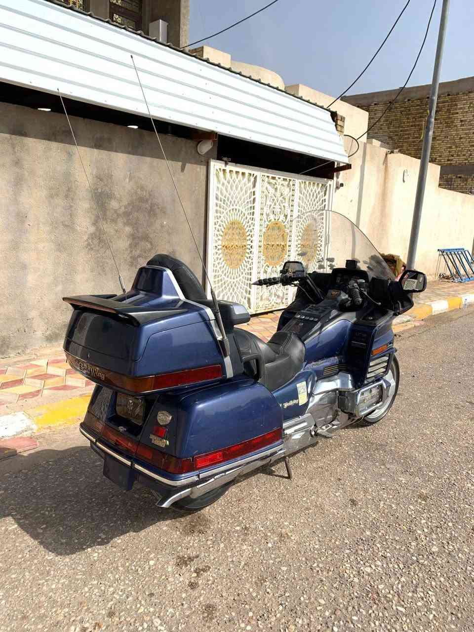 السلام عليكم 

للبيع كولدن ١٥٠٠ موديل ٨٩ بدون رقم مكينة مكفولة كهربائيات كلهة شغالة بك جك مسجل شغال تخم تاير دينمو رياضي مكاني ميسان السعر خاص او اتصال ***********
