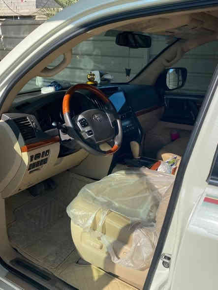 السلام عليكم لاندكروز 13 مكفوله عدا هاي الطخه الموضحه بالسونار ماشيه143 رقم بغداد 
عارضها 380 وبيها مجال  للاستفسار ***********
