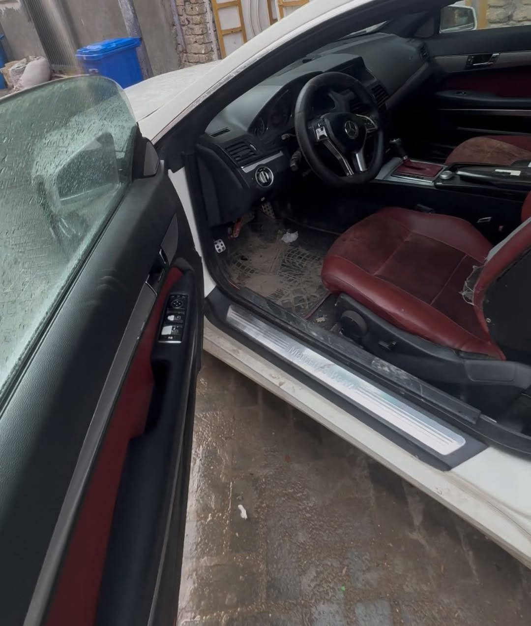 السلام عليكم عندي مارسدس موديل 2012 فول موصفات كامله سقف بانو رامه تخم تاير تبريد +تدفئه سياره موصفات E350 مكينه 4 سلندر تيربو 
ليحب يستفسر على سياره هاذ رقمي ***********
سياره موجوده بل مدينه سعره 95
