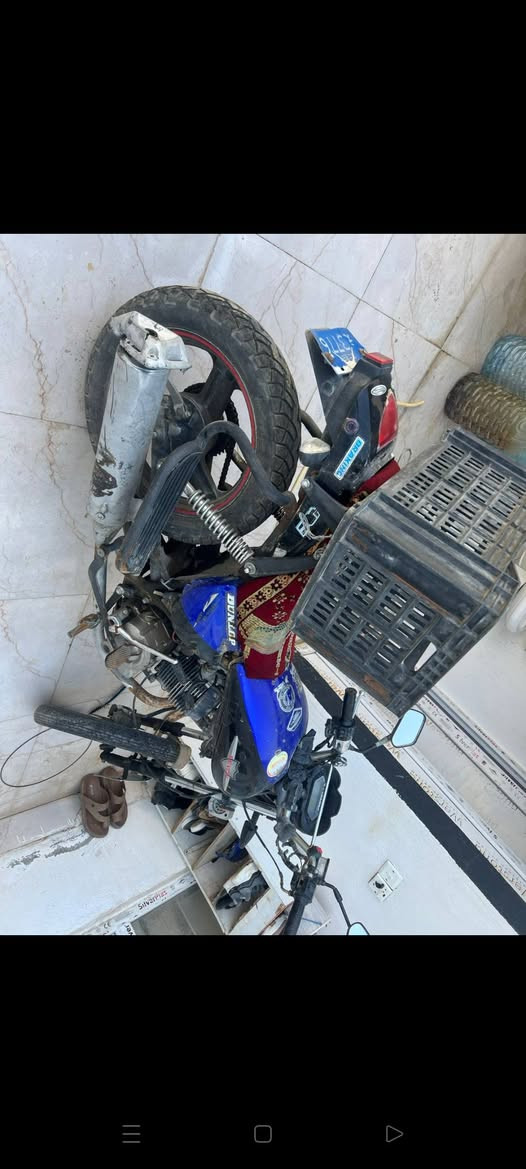دراجة ليفان مال بيت نضيفة ميحتاجلها بس تعديلات بسيطة ودوسة البريك مكسورة ووتصلح دراجة نشطة للبيع السعر 350 بيهة مجال للشراي المو شراي لا يكسر بل سعر مكاني حي الزوراء هاذة رقمي ***********
