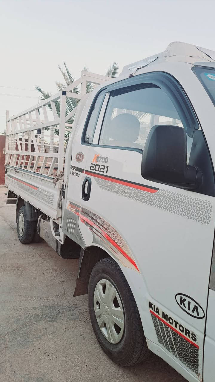 السلام عليكم كيا بنكو للبيع موديل 2015 سيارة جاهزه ونضيفه خير من الله كهربائيات تخم تايرات كلها شغاله
 سيارة مال جناي فقط بيها طخه من كدام #رقم دولي كامل 
العنوان بابل الهاشمية 
السعر 110 بيها مجال بسيط للشراي 
***********
