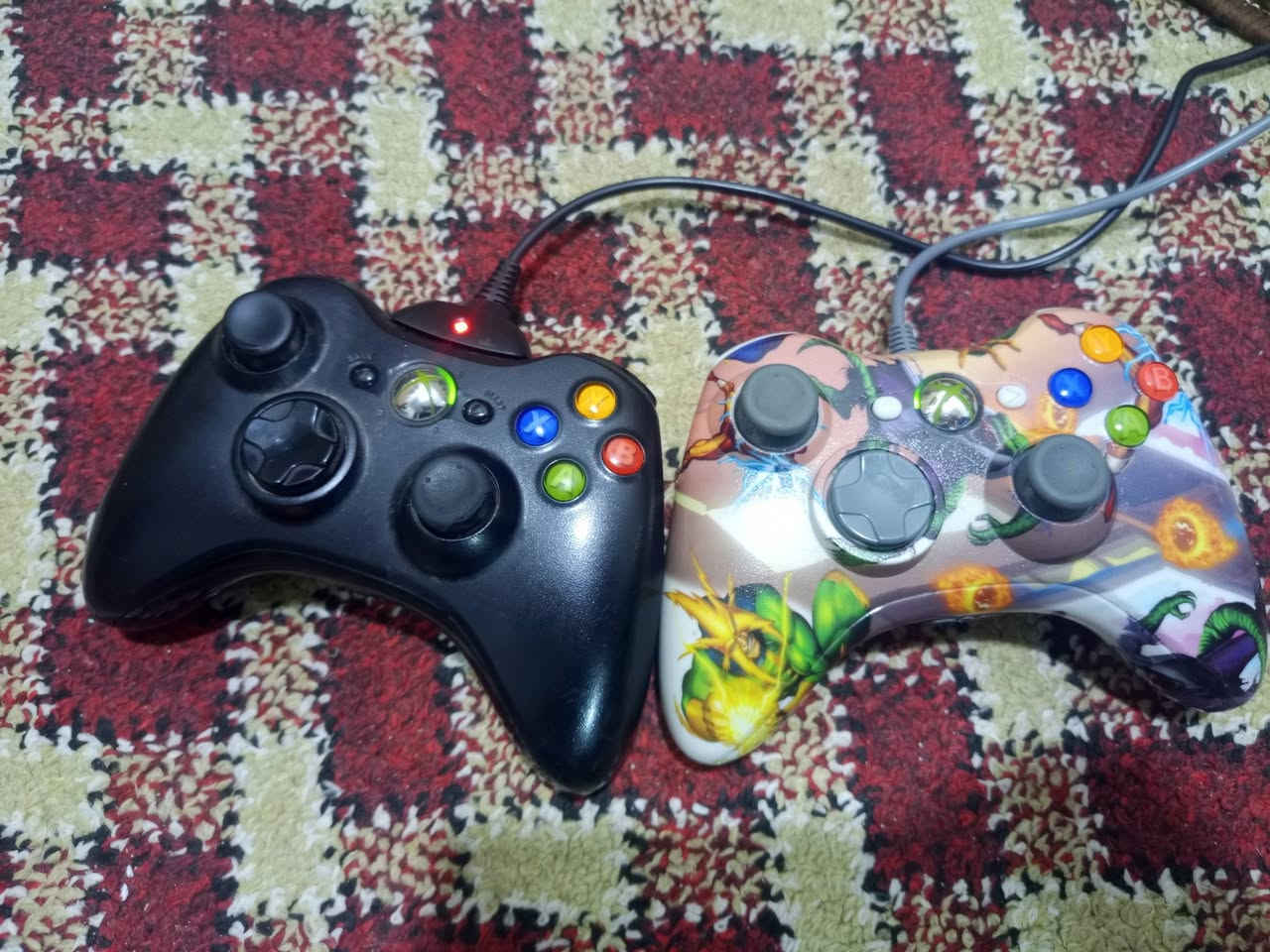 اكس بوكس  شرط نظافة والعاب 30  كامل هو وغراضة وياه ثلاثة جوستك السعر 90 وبيه مجال شوية مكاني سفوان 
تواصل 
***********
