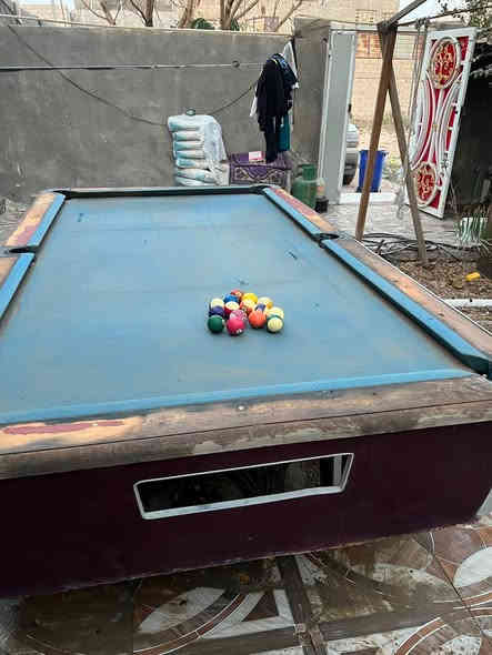 بليارد مستعمل للبيع مع كراته كاملة ونضيفه الميز مال بليارد يحتاج دوشمة وبعض التعديلات البسيطة
سعرة ٢٠٠ الف المكان البصرة شط العرب الجزيرة 
للتوالصل على هذا الرقم ***********

