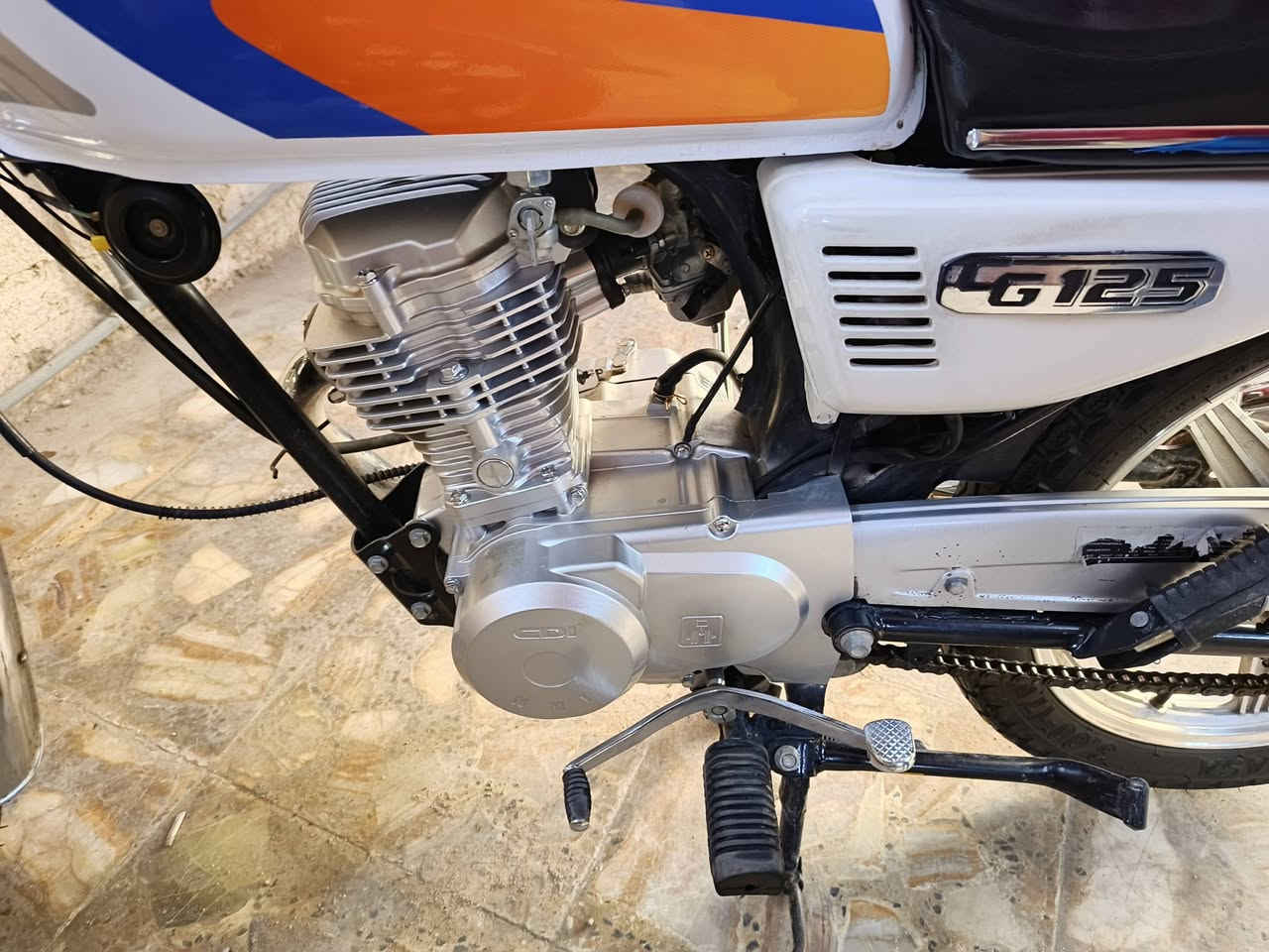 إيراني معمره سنويه رقم كربلاء الويل الخلفي موجود سيم للبيع أو مراوس***********
