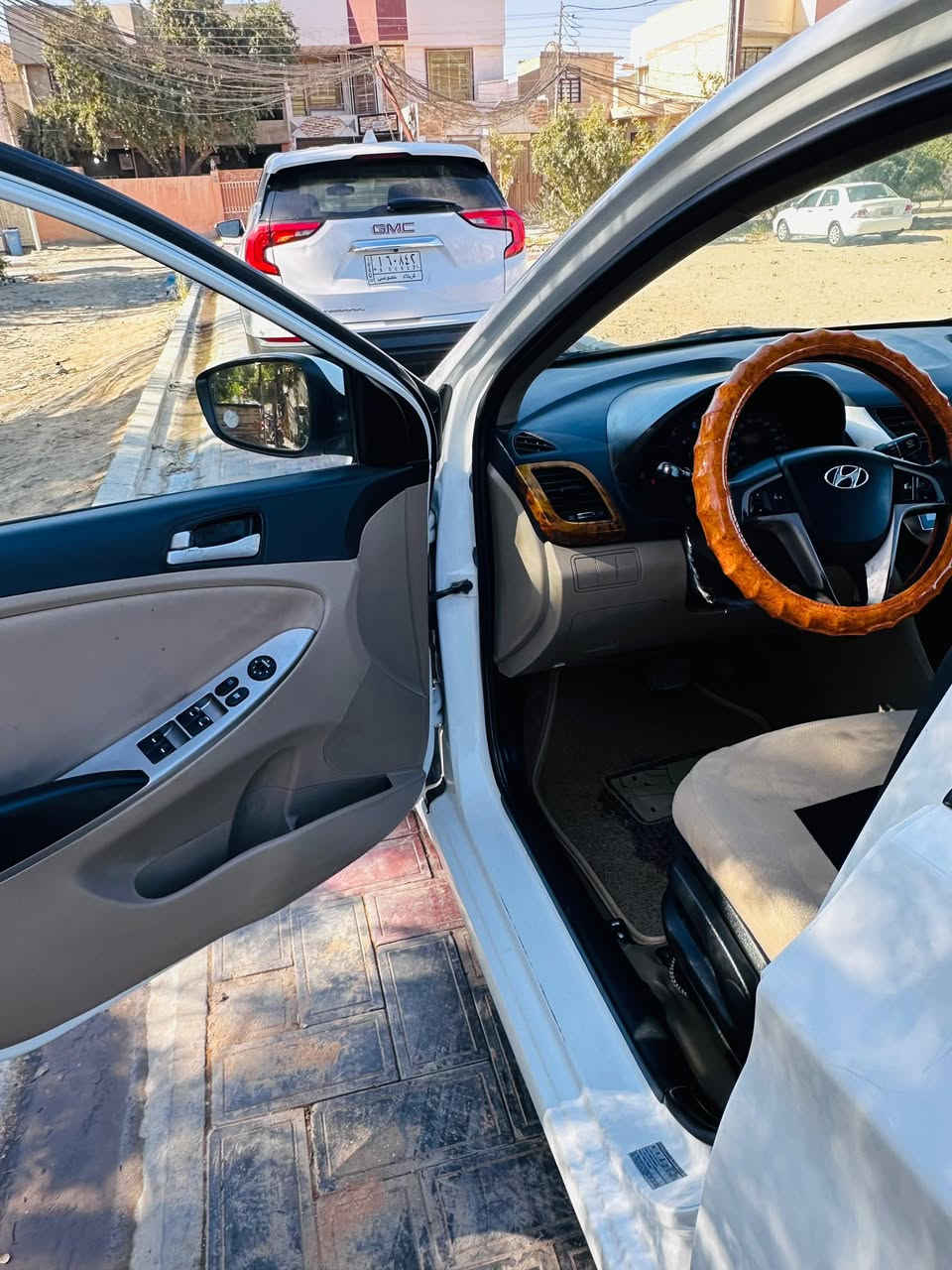 السلام. عليكم. 
أكسنت موديل 2016 
مكفوله كفاله عااامه 
كير مكينه حداديه تخم تاير كله 
جديد وبلادي مكينه 1600دوش 
كفاله عامه من كل. النواحي. تبريد ثلج تدفاء شغاله كهربايات بلادي فول مواصفات فتحه سقف كامرا دواره شاشه كبيره ماشيه 90 الف حقيقي 
رقم بابل إنكليزي بسمي تحويل مباشر موقع السياره كربلاء 
الاستفسار
***********
