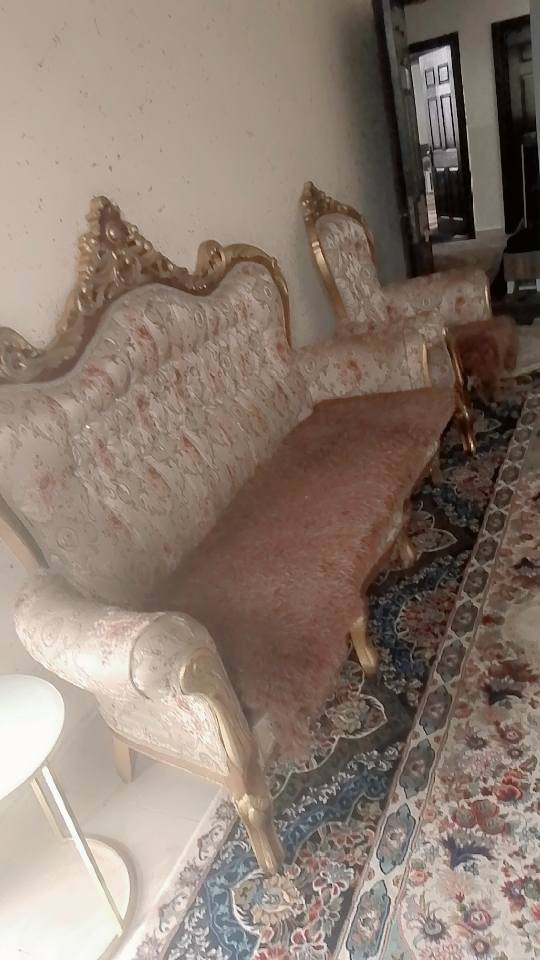 طخم ملكي 10 نفر نضافه 80 ب100 ***********
