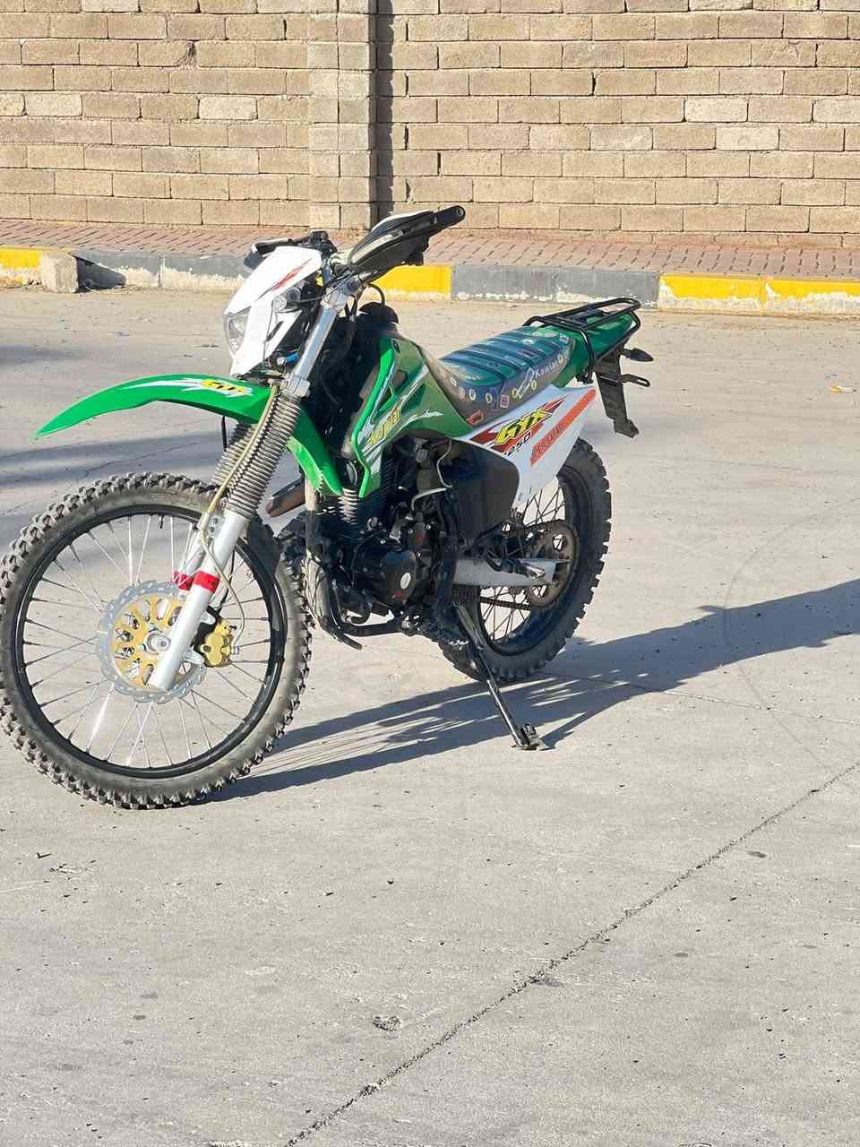 السلام عليكم كاويار للبيع موديل 26محرك 250 شرط ما مطخوخ صبانه كهربائيات شغاله السعر مليون وميه وبي مجال ***********
