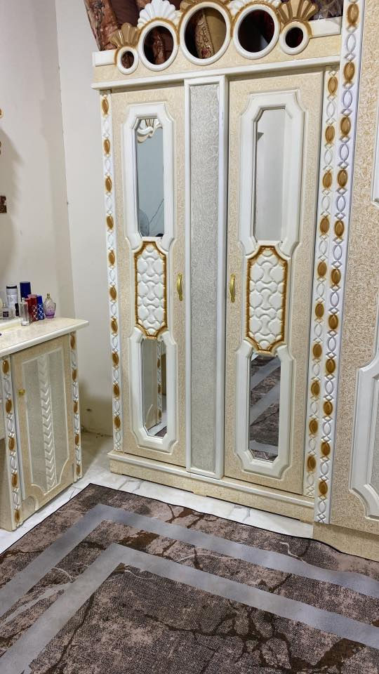 غرفه اخشاب صاج تفصال عراقي جديده الله يشهد ماصارلي 4اشهر من خذته مامسدخدمه هواي  السعر 900بيها والشراي يخابر ***********
