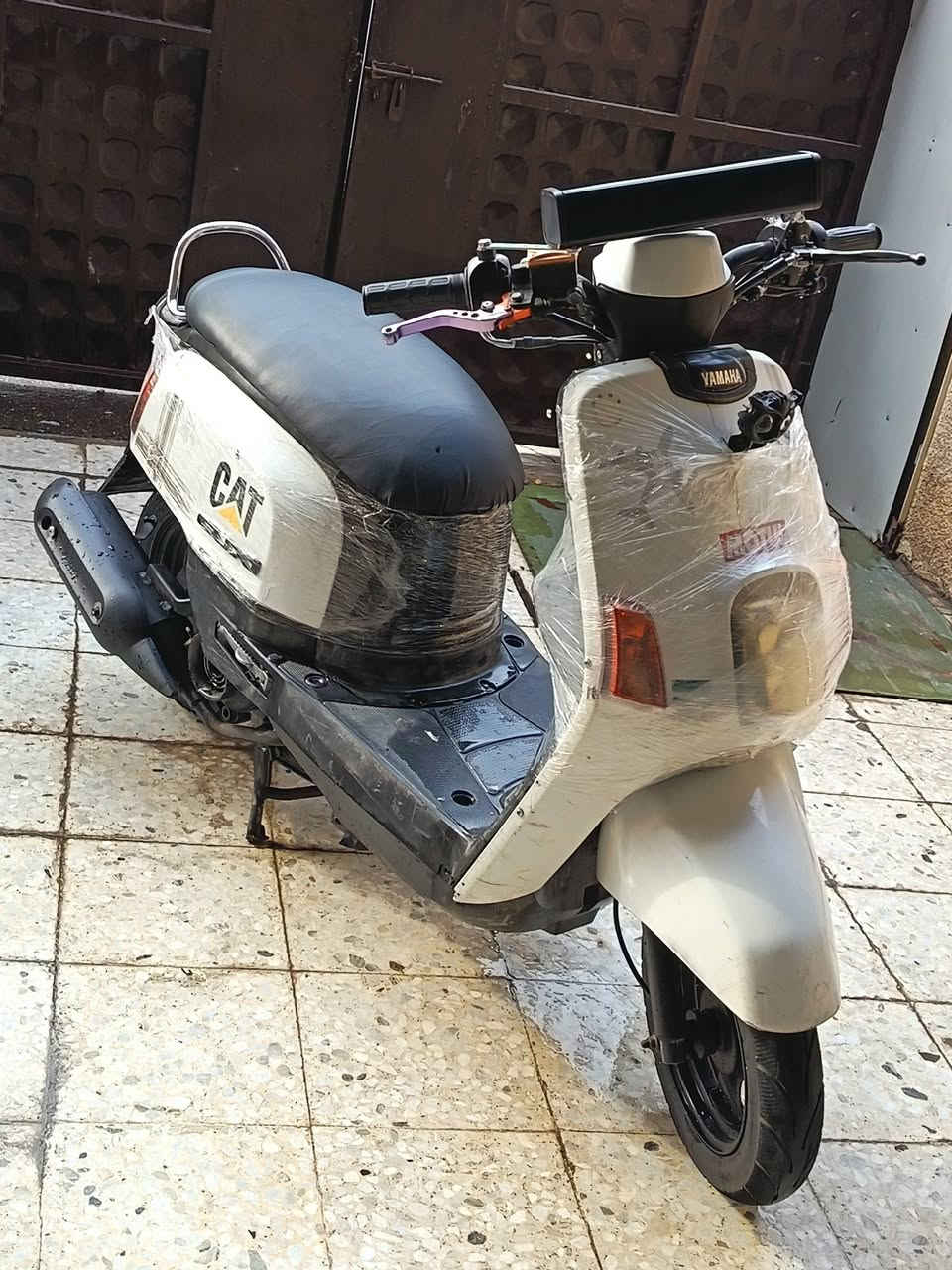 السلام عليكم دراجه بوليس نوزل للبيع ما مفتوحه كفراته ختم واحد دراجه كفاله عامه اي نقص ما بيه بيه منفنيس كهرباياته كله شغاله سعر 750 وبيه مجال  مكاني الشعب رقم التيلفون ***********
