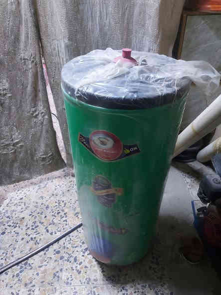 سخان جديد ١٢٠ لتر ممستعمل رايدة ٧٥ وبي مجال بسيط بغداد الشعب حي التجار ***********
