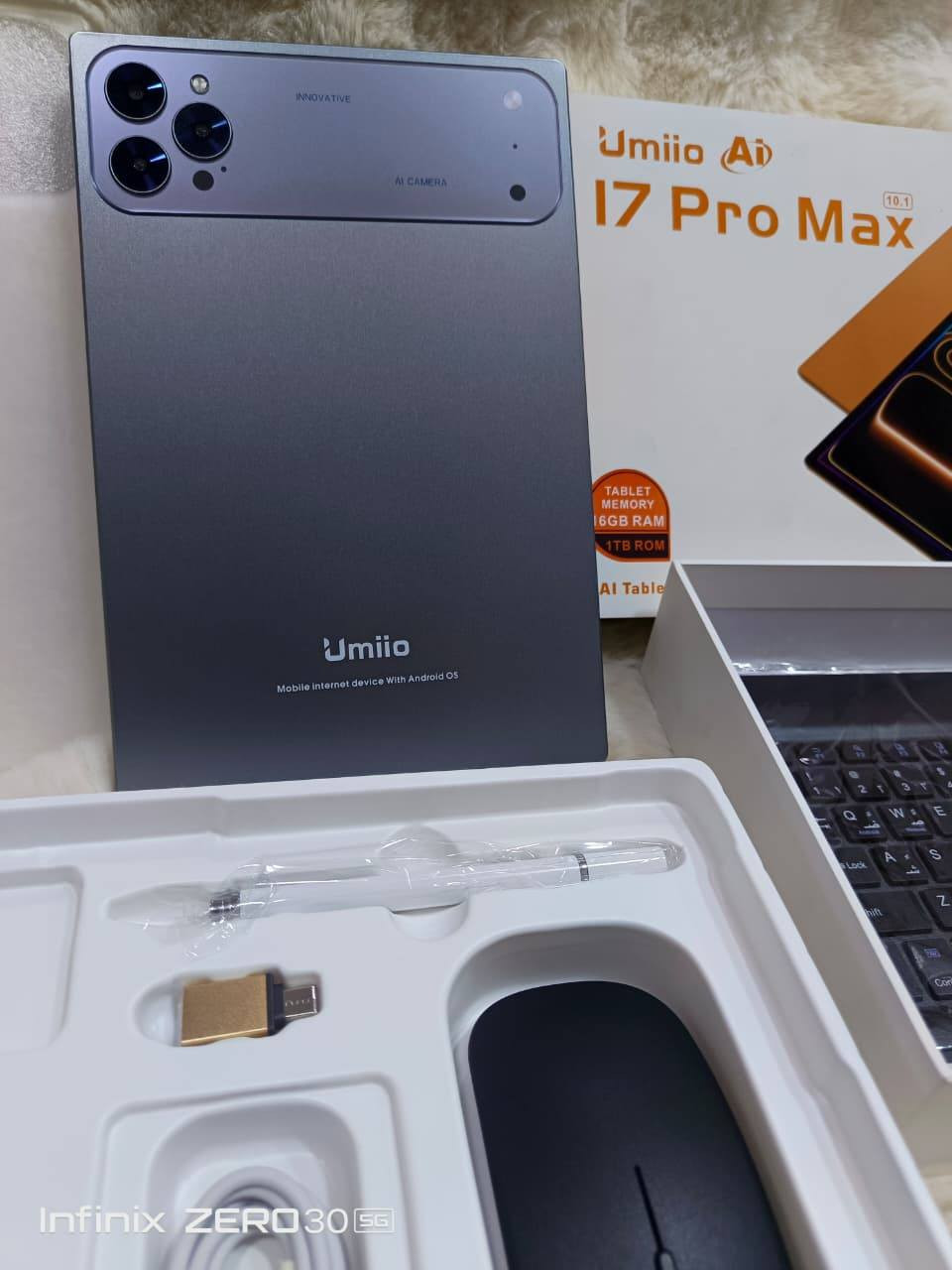 تابلت جديد بالكارتون ذاكره واحد تيرا بايت حجم الشاشه 10 انج مع كامل ملحقاته يدعم  سيمكارت شحن تايبسي عشوائيه 16السعر 150 الف ع اول تم


**إذا كنت صاحب هذا الإعلان وتريد حذفه لأي سبب، رجاءا أرسل رسالة إلى الدعم الفني**