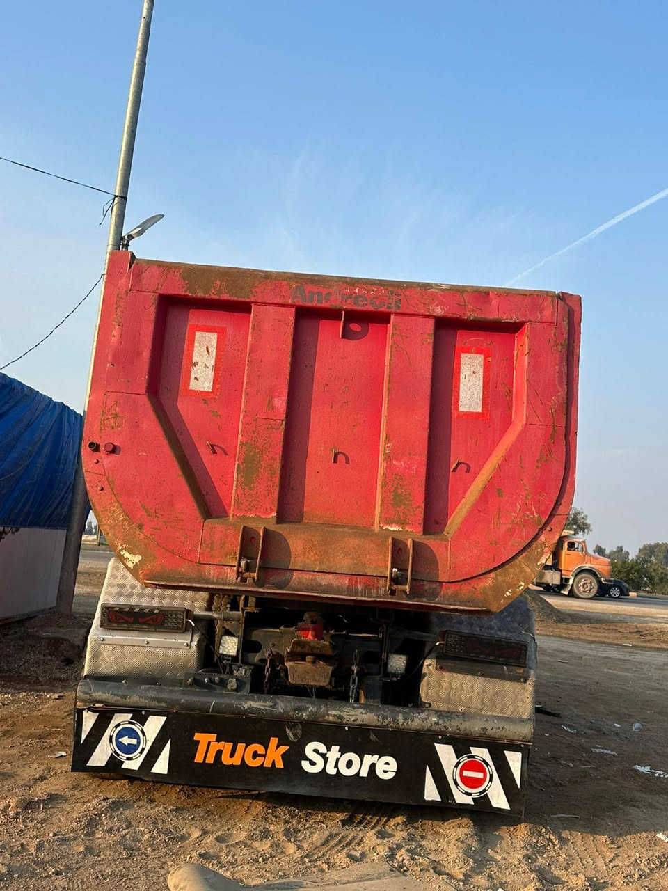 رينو للبيع موديل 2002 بم ونوزل مكينه 400 مكفولة كفاله عامه مجموعه جيف.   سعر  380 وبي مجال مكان سياره ديالى بعقوبة ***********##***********
