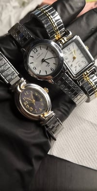 ساعات نسائية • أصليات • مختمة من الظهر