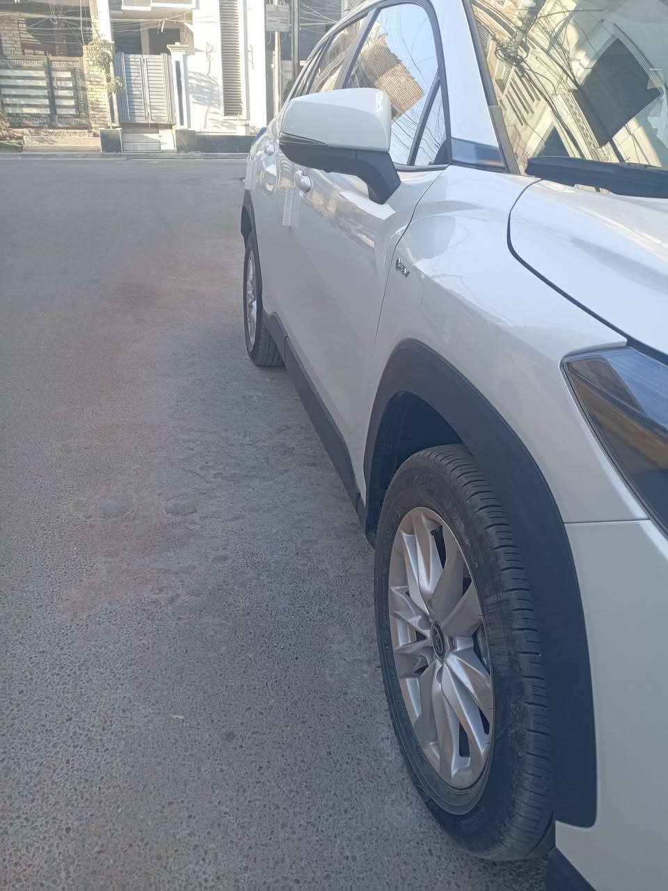 تويوتا كورولا كروس  هايبرد تجميع الصين ٢٠٢٥ ماشيه ٧٠٠٠ وضعيه الزيرو كراسي جهتين كهرباء ٥ عدسات كراسي جلد احمر مغلفه للجماليه ارضيات بعده منازله للبيع  رقم بغداد دولي بسمي الاتصال على الرقم التالي واتساب *********** ابو علي
