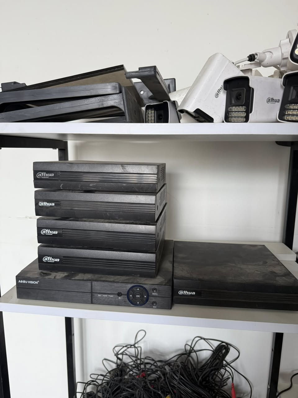 سستم 4 كامرات 
هارد و دي في ار ومحولة 
كامل 
مع الوايرات 
50 الف


**إذا كنت صاحب هذا الإعلان وتريد حذفه لأي سبب، رجاءا أرسل رسالة إلى الدعم الفني**