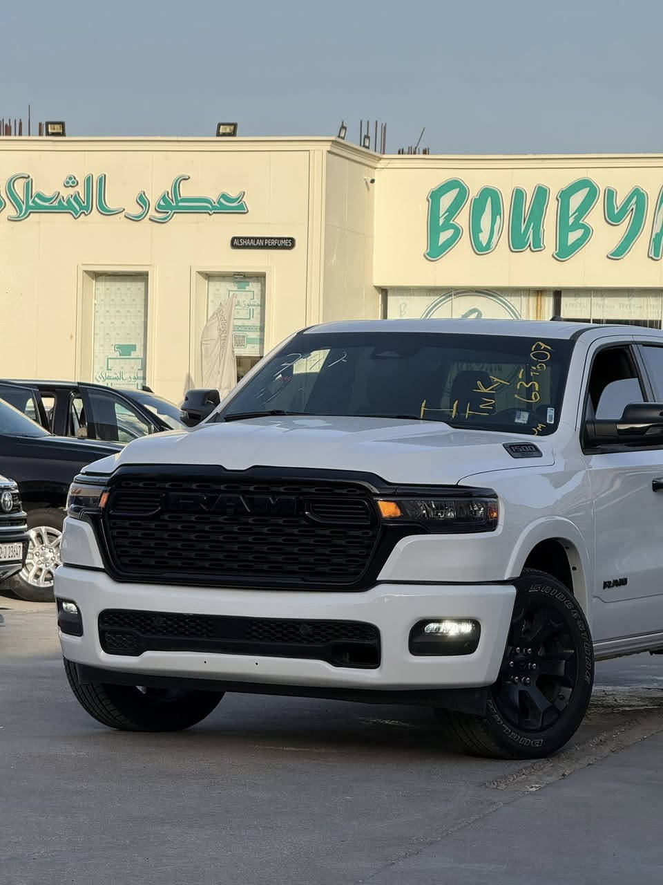 ملاحظة : السيارة تابعه الى شركة ومكتب بحر الشمال للمزادات الامريكية الي يحب يقطع سيارات من الولايات الامريكية والكندية يتفصل للكروب واهلاً وسهلاً بالجميع ✅ : 

https://chat.whatsapp.com/Ht3JOZZUA2XC0WIPsAqIgq?mode=gi_t

للبيع 🔥 

RAM 1500 BIG HORN LONE STAR 4x4 ⭐️ ( 2025 )

رام 1500 بگ هورن لون ستار فول مواصفات (مواصفات اللارامي)

الحادث : شبه كلين ✅🔥 ( خشم البنيد بارد + الجاملغ بارد فقط 🔥 بدون تبديل بدون صبغ ) وين ما يعجبك افحص 🛂

ايرباك دركه + دشبول فقط ✅ هذا ضرر السيارة الباقي كله مكفول 

حتى الدعامية الامامية نفسها راجعة وتوقع شكد الحادث بسيط جداً 🔥

المواصفات : 
- 6 حساسات امامية ✅
- 4 حساسات خلفية ✅
- رادار امامي ✅
- رادارات جانبية ✅
- اشاير بالمري ✅
- لايتات LED ✅
- قبق جنطة كهربائي ✅
- تشغيل عن بعد ✅
- نظام تحذير ⚠️ ✅
- مري كهربائيه ( شفط ) ✅
- منافذ USP / تايب سي ✅
- قطعتين تبريد ✅
- اماكن تخزين كثيرة ✅
- شاشة تسلا ✅
- تدفئه مقاعد ✅
- مقعد السائق كهربائي ✅
- تحديد مسار ✅
- تحديد سرعه ✅
- اطفاء المحرك عند الايقاف ✅ A

وباقي المواصفات المعروفه بالرام  🔥

المحرك : 6 سلندر 3000  توين توربو بقدره حصانيه 420 حصان 🐎 اقوى من الجيل السابق 🔥 مع ناقل حركة 8 سرعات 

1500 SST 🔥

السيارة كاملة وجاهزة من كلشي ✅بدون رقم تترقم جميع المحافظات عدا الاقليم 

#السعر : 340 ورقة 💸 قابل للتفاوض بجزء بسيط جداً 

الشراي يتصل : ***********

مكان السيارة // البصرة 📍
