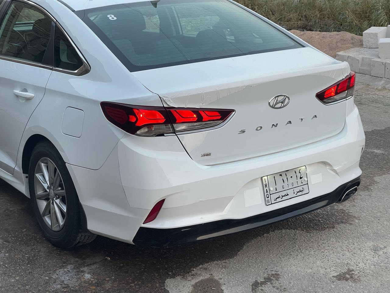 السلام عليكم
سوناته 2019 وارد امريكي حادث جاملغ وقليل من البنيد صور الحادث مرفقه محرك GDI
مواصفات السيار SE
شاشه كبيره
تحكمات ستيرن
كامرة دوارة
نقطه عمياء
السياره رقم بصره 
سعر السياره 145 وبي مجال. ويمكن مراوس 
للاستفسار اكثر. ***********
