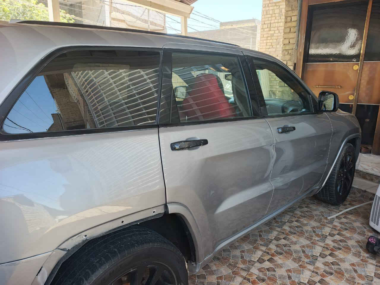 سلام عليكم  تحيه طيبه ورمضان كريم عليكم شباب جيب 18بلاك مواصفات معروفه فول عدى الفتحه ويل 20توقف عنده الرجوع حساسات كامره دواره فور ويل كشن كهرباء و تدفئه وتحكم كامل بلادي شاشه معتني بيه مال جني السعر 210 وقيم وتدلل بيه مجال بسيط بجم كبس تبريد ثلج ثلج تغم تاثير ماعايز لو دينار صدر كامل بالكارتون 16قطعه حتى المابيه شي بدلته مجموعه زنون كامل ضمان 4سنوات استبدال وصل موجود سياره ليره لاستفسار *********** مستعجل على بيعه
