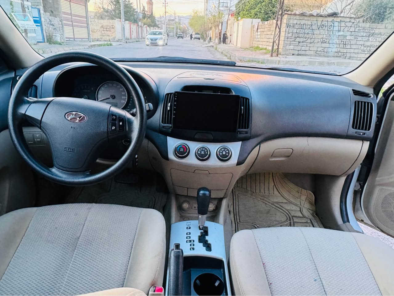 هۆندا ئاڤانتی بڕاوە 2007

گێرو مەکینە و تەبرید بەشەرتە
خایس و کەڤەر و دەعمی بە شەرتە
شاشە ئایپاد و  کامێرا
ماڵی دۆستە
نرخی 52 و مجالێکی کەم 
***********
شوێن چوارقورنە رانية, السليمانية
