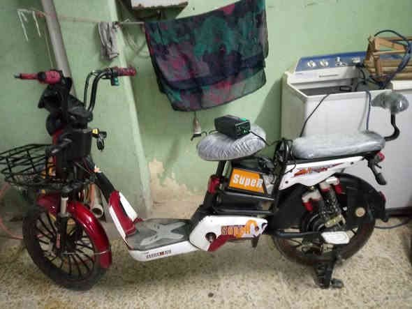 /السلام عليكم ورحمه الله وبركاته اخوتي خواتي بخيل المايصلي عل نبي/ للبيع ماطور شحن اربع بطاريات ابلوتوث عل جهاز شغال سرعتو 90 الماطور ماشاءالله نظيف الشاري يجي يشوف السعر /200/ربي مجال بصيط باقي استفسارات اتصل/***********/
