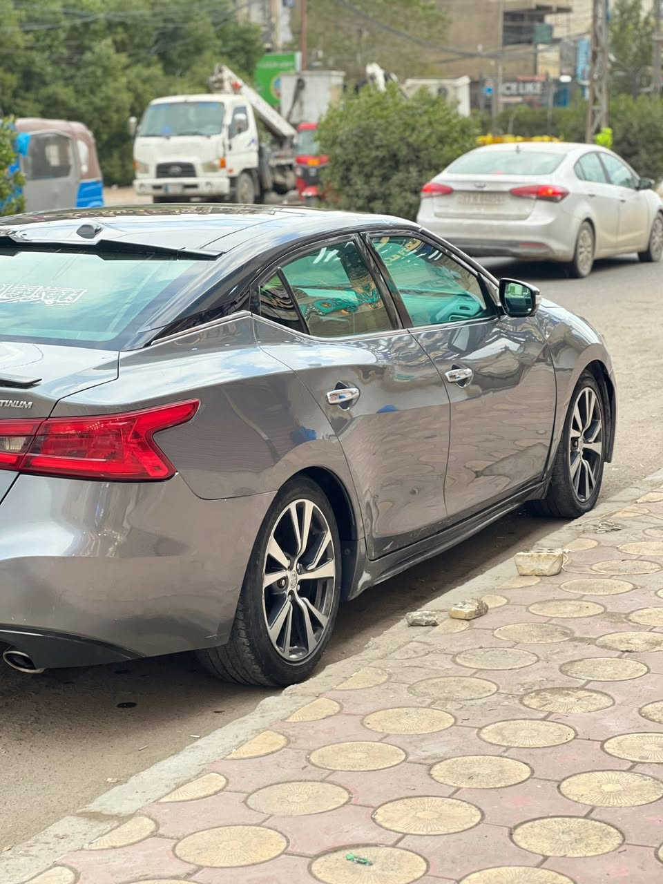 السلام عليكم
مكسيما 2017 للبيع 
فئة بلاتينيوم فول مواصفات 1/1 
المواصفات: 
بانوراما 
كشنات جلد 
تدفئة تبريد كشنات 
ستيرن كهرباء+تدفئه 
تحكم ماوس 
مري قلاب 
وبعد بيهة هواي مواصفات
سعر السياره 118 وبيهة مجال بسيط  
حادث جاملغين امامي وبنيد وبيهة ضربه جاملغ خلفي جهة السائق 
مكان السياره بغداد الدوره 
***********
