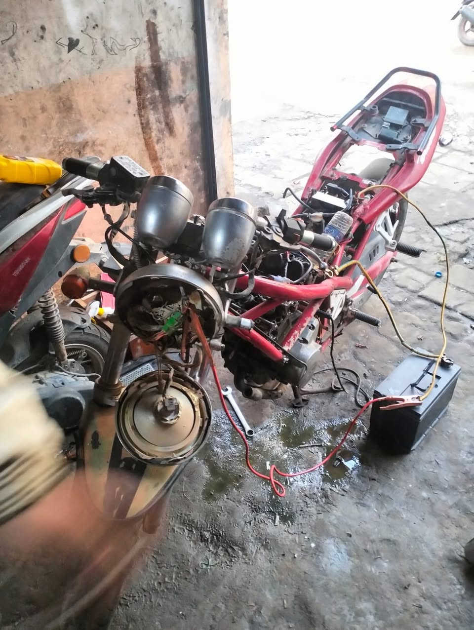 السلام عليكم بطح باندة ربع
مجفتة جديد بعدها مساحكة كاملة وشغالة للمراوس فقط شعندك نزل للعلم الدراجة كاملة كل غراضها ودافع فلوس التصليح كامل تجي يشغلها الك ويشد غراضها وتاخذها يعني متدفع ربع للمراوس فقط مكاني بعقوبة التحرير ***********
