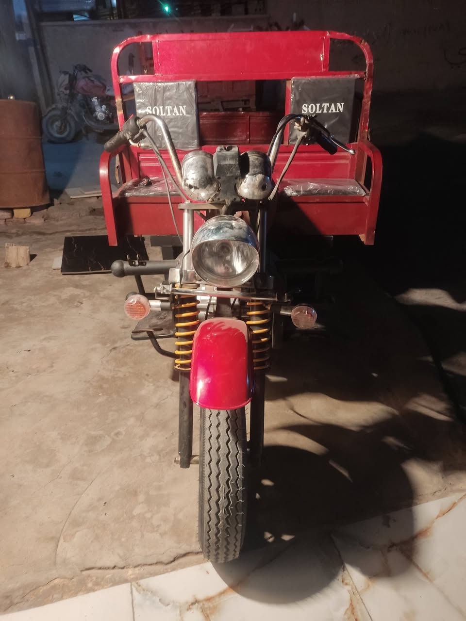 سلام عليكم ستوته للبيع مديل 16 شاصي محرك مكفول دبلات تاير ويل جدد سعرهه واحد 650 وكيلهه شارع بغداد ابو طيبه ***********
