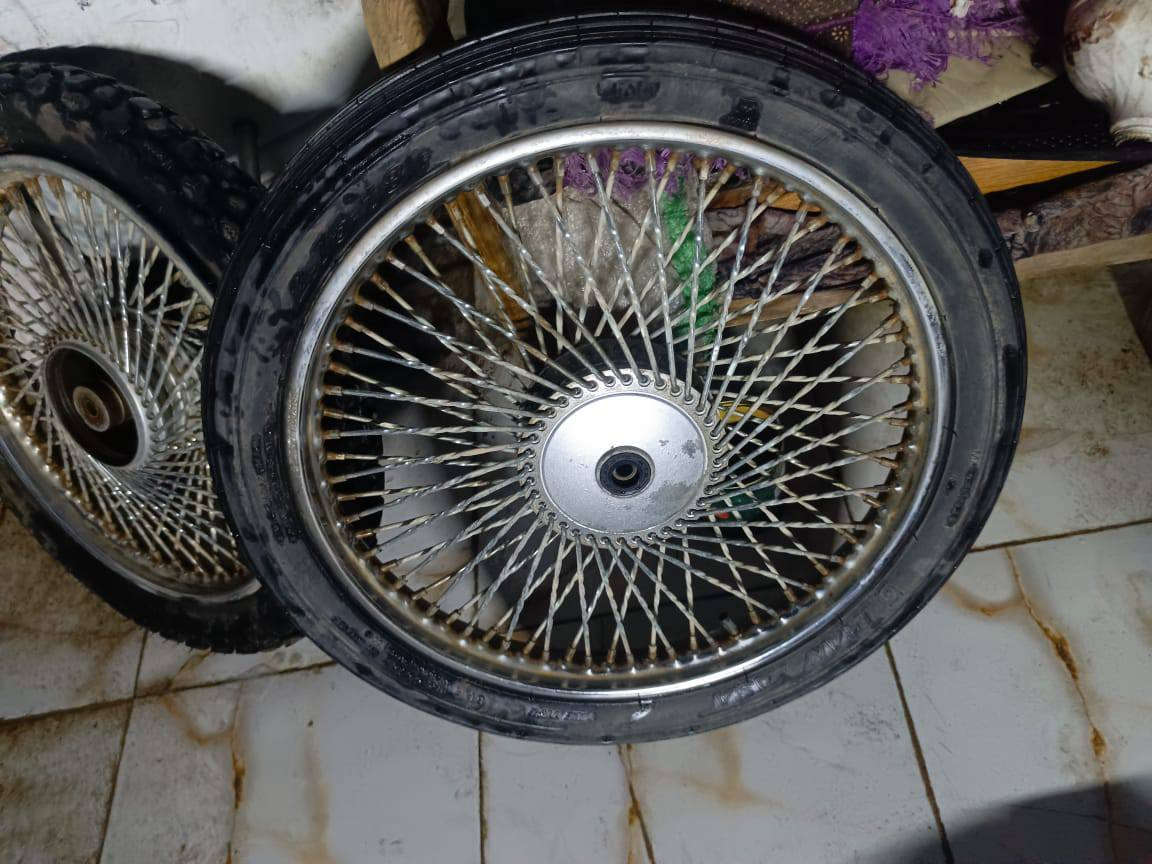 سلام عليكم وياله و تايرات مال سيڤان دبل سيم تايرات جدد الامامي كلشي ما بي و الخلفي عوزه نفخ او رگعه سعر خاص مكاني شارع الگوام ***********
