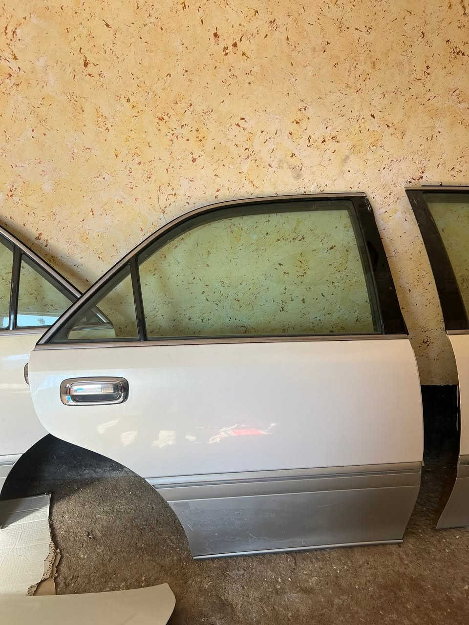بيبان كرستال وجنطه وجامل يسره للبيع نضاف حيل وبسعر مناسب ب350 وبيهه مجال ***********.     ماجاوب خاص
