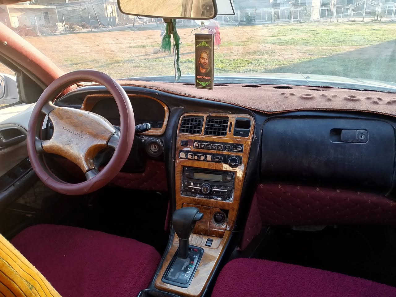 السلام عليكم كرسته للبيع موديل 93 محرك اثنين ونص رقم ذي قار جديد دولي السيارة  مكفوله من الكص ونقل والعيب الشرعي السنويه بسمي السعر 55بيه مجال المكان الشطره رقم الهاتف ***********
