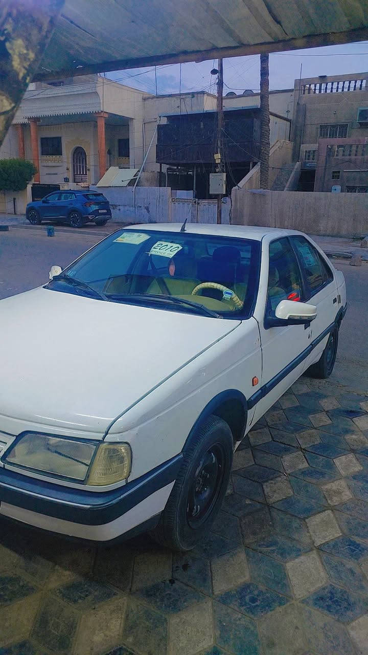 السلام عليكم بيجو جيلاكس 2009 جاهزه من كل النواحي  تبريد ثلج مكاني المشتل بيع مستعجل ٣٣ بيها مجال ***********
