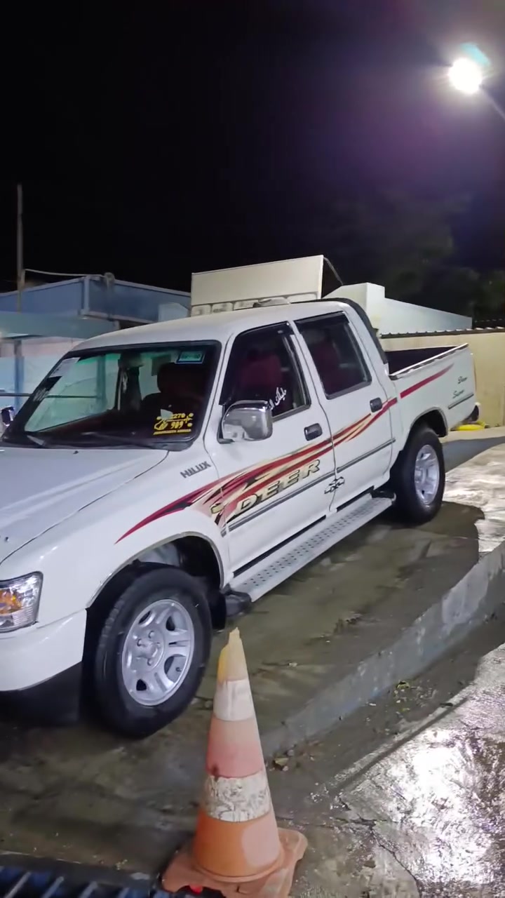 پیکاب دێر 2006 مەکینە بەخ ✅ 
ناو سور مەنەفیست فسڤۆڕ ✅
بێ بۆیاغ 180ڕۆیشتوە ✅
جوار تایەو ویلی لۆک ✅ 
مەکینە گێڕ بەشەرت ✅ 
تەقەو ڕەقە بە شەرت ✅ 
هەموو گیانی بە شەرت ✅ 
شوێن ڕانیە دەوروبەری لە خزمەت دام *********** یان       ..............***********
لە فایبەر واتس ئەپ لە خزمەت دام ئەدمین گیان وەری گرە زۆر سوپاس مەمنونم ئەدمین گیان

