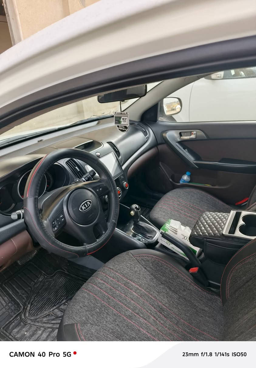 كيا سيراتو 2013 للبيع 🚗 السعر 110وبيها مجال 
مواصفات مرايه شفط. تحكم استيرن. سماعت وضع شركه صوت عالي. كير توماتيك وعادي بنفس الوقت شفتات. رقم اربيل. تبريد شغال حار بارد. محرك 16 لا صرف ولا نفخ شرط.حساست بيها.مرايه السياره جاهز من كلشي.بدون ضرر بس بيها مكانين بارد  العنوان موصل 
***********1
