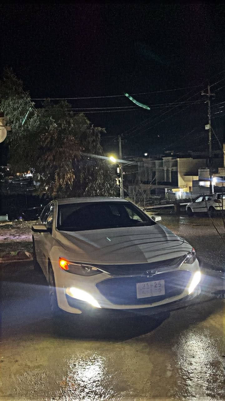 سلام عليكم
ماليبو 2024 فئة RS
ماشي ٦ الف  جاملغ سبغ  باب مبدل بلادي 
بجم كبس بلادي  رقم كاتي تترقم شمالي 
سعر ١٢٥ بيها مجال
***********
