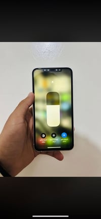 أيفون اكس ماكس الذاكره 56/مبدل بي فقط شاشه وبطاريه وكاله اصليه سعره270...