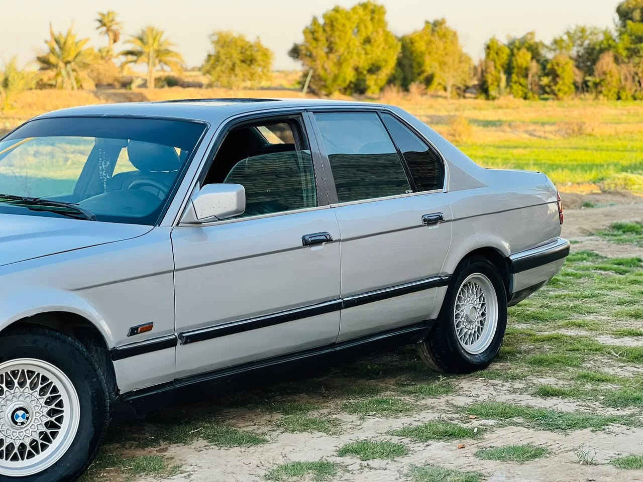 السلام عليكم للبيع بسعر مناسب
او مراوس
 55 ومجاله بسيط للشراي اقره كل التفاصيل واتصل بخدمتك 
735 اصل 
رقم بغداد دولي هزه جديده تحويل مباشر 
السياره فول مواصفات 
السياره جاهزه انشاالله 
 مكينه جيده كير ميكانيكي جيد
تبريد السياره ثلج ❄️ 
منضومه كامله جديده منضومة مي ومنضومه تبريد
 حماوه  ربع ثابته 
غرفة جديده زلغ مابيه وكلش نضيفه 
كهربائيات السياره ع وضع الشركه وشغاله من كلوب البنيد لكلوب الجنطة 
بجم عريض فتحه 4 جامات كهرباء 
4 كشنات تحكم كهرباء وتدفئه تبريد 
وباقي مواصفات ال700 معروفه  
السياره نضيفه ومثل ماموجود بصوره تلكاهه بلواقع  . 
مكاني الديوانيه الحمزه الشرقي 
***********واتساب واتصال
