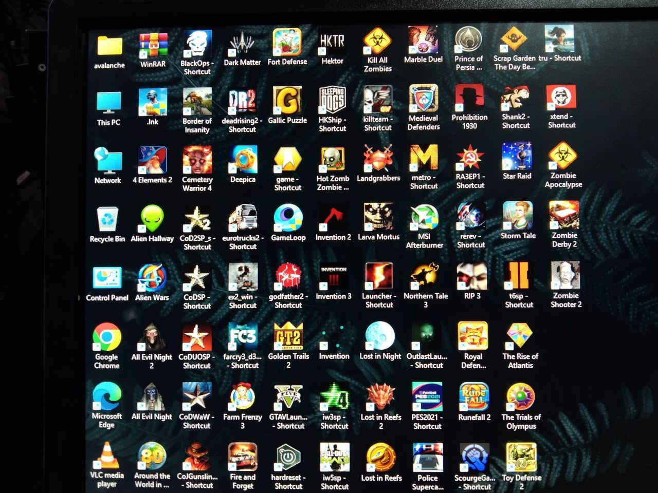 السلام عليكم 
حاسبة دسكتوب تجميع انتل كور 5 جيل الثالث مستعملة نظيفة للبيع 
.....
السعر 170 ألف دينار 
***********
عنوان بغداد زيونة 
البيع بضمان الفحص 
لا يتوفر توصيل 
.....
ملاحظة 
كيس فقط بدون أي ملحقات 
كيس فقط بدون أي ملحقات 
.....
المواصفات 
معالج انتل كور 5 جيل الثالث رقم المعالج 3470
كارد شاشة 4 كيكا AMD R7 240 GDDR5 
هارد 128 كيكا للنظام والبرامج SSD 
هارد 500 كيكا للالعاب والتخزين HDD 
رام 16 كيكا جديد 8+8 تردد 1600 DDR3 
مذربورد جديد جيل الثاني والثالث B75 DDR3 
مشغل اقراص ديفيدي DVD 
.....
الحاسبة تعمل على نظام وندوس 11 وتحتوي على أكثر من 70 لعبة طور القصة اوفلاين مع لعبة ببجي موبايل اونلاين 
.....
مع جزيل الشكر لإدارة المجموعة
