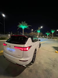اوتلاندر هايبرد • ٢.٤ هايبرد • دبل اكسل