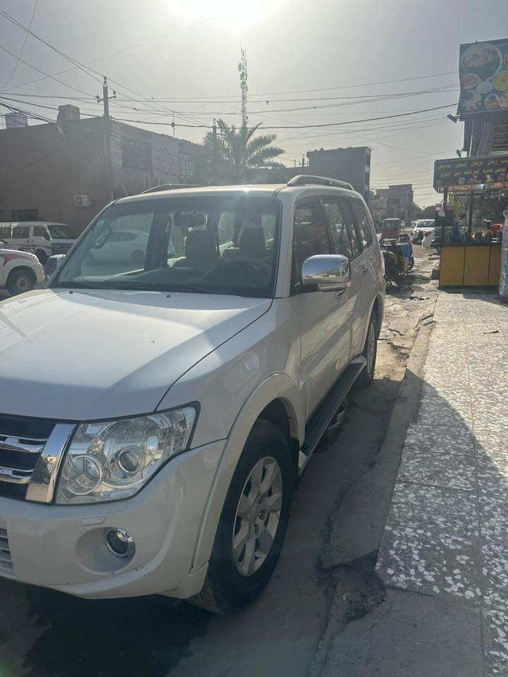 باجيرو موديل 2013خليجي كفالة عامه حتى دعاميات شرط فحص محرك ٦ سلندر ٣٥٠٠ ممفتوح برغي ... ماشيه ١٥٧ الف حقيقي !
مواصفات// فتحة. كشنات جلد و كهرباء. شاشة 
مرايه كهربائي. حساس. فور ويل. تبريد مركزي.
سيارة على وضع الشركه
السعر 155$
مكان بغداد حي الاعلام ***********
