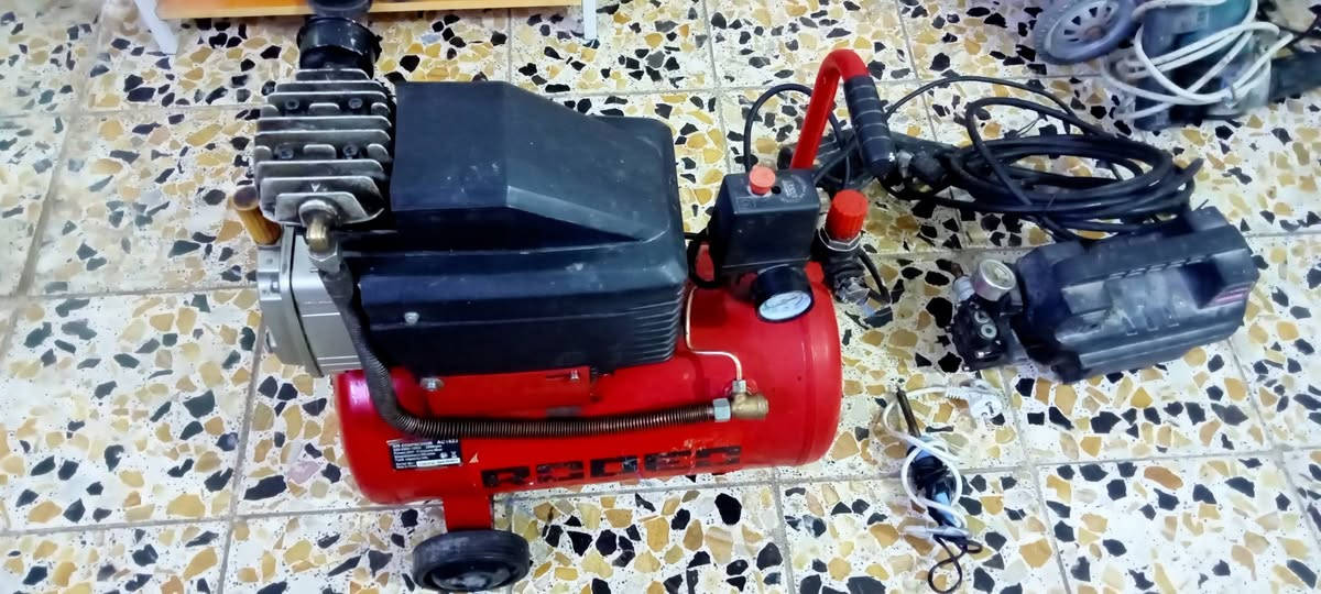 السلام عليكم كمبريسر جديد حيل شغال 24لتر 55الف فارة غسل شغالة بس مطلع مي 20الف كاوية 5الف شغالة بغداد مدينة الصدر ***********
