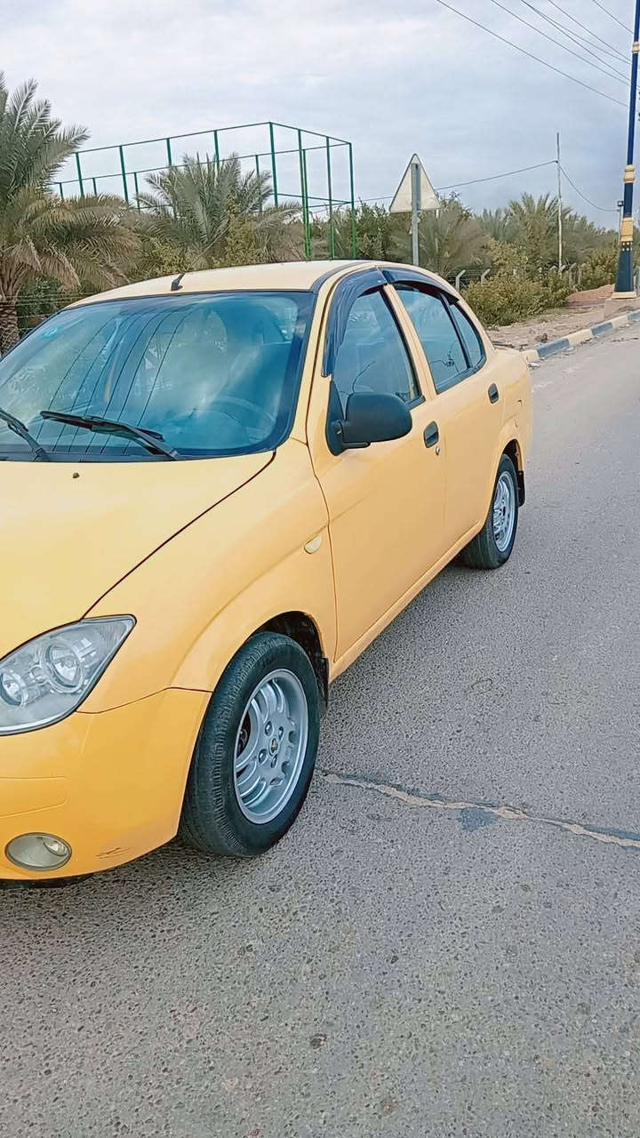 السلام عليكم طبيه للبيع فقط مديل 16 سياره نضيفه كير محرك جديد تبريد تدفئه شغال شاصي مكفول حداديه نضيفه بيه طخه بالجاملغ الخلفي  مصفره هيئه غرامات سنويه ل 28 جديده حتى الهزه لشهر 10 بعدهي السعر 38 وبيها مجال. ***********
