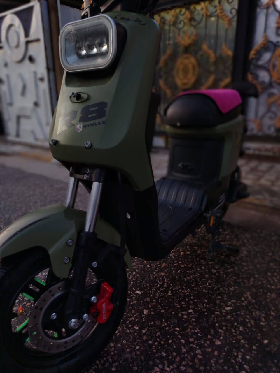 للبيع شحن R8 ستوني مبدل بطاريات جدد ما نقص شي ما صار هواي من أخذته نجف تصال ***********٩
